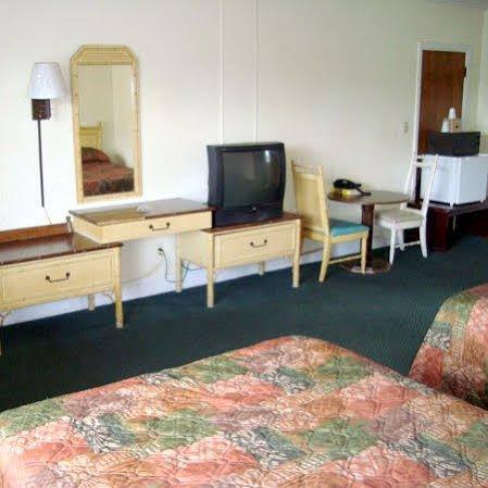 Town House Motel Tupelo Exterior photo