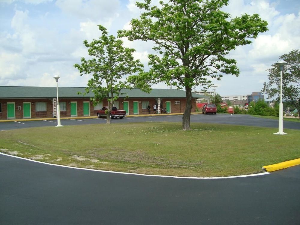 Town House Motel Tupelo Exterior photo